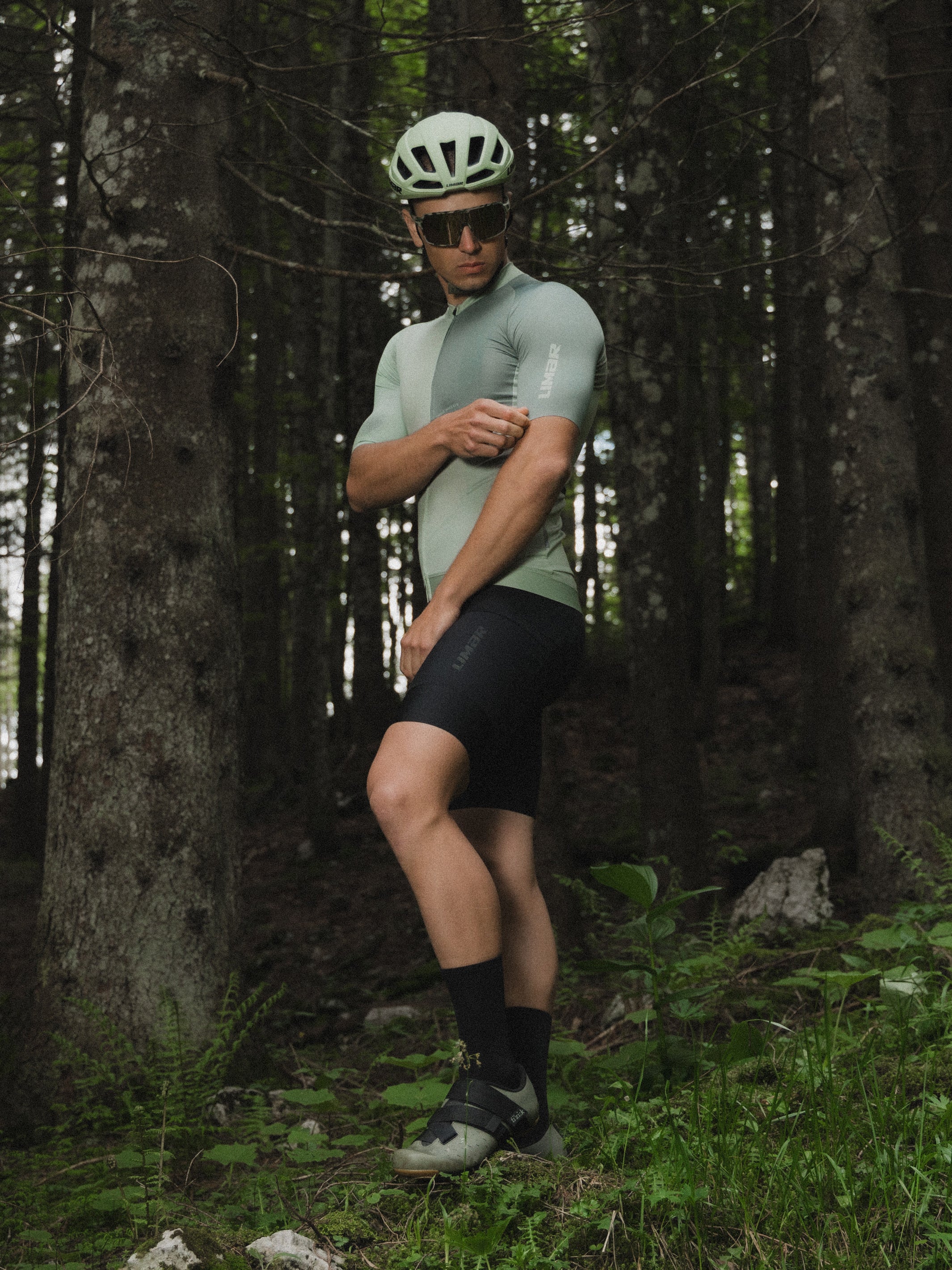 limar-ghiaia-mmxxiv-kit-gravel-limited-edition-maglia-a-maniche-corte-e-pantalon image 7